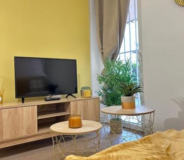 Valence Apartment | L'Étoile dorée avec Parking