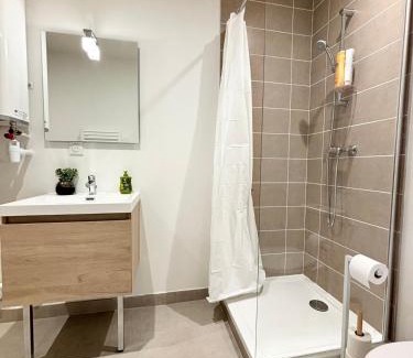 Valence Apartment | L'Étoile dorée avec Parking