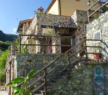 Finale Ligure Bed & Breakfast | L'Allegra Brigata