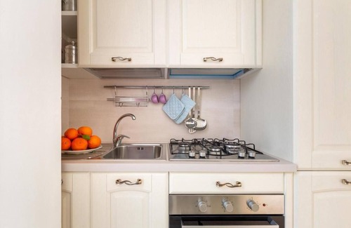 Specchiolla House | L 'Angolo di Dora Charming, comfortable home, a few steps from the sea