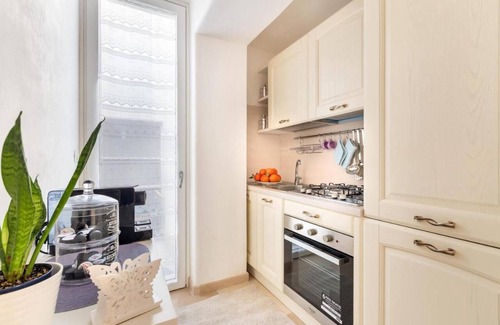 Specchiolla House | L 'Angolo di Dora Charming, comfortable home, a few steps from the sea