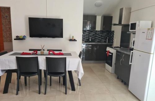 La Saline Les Bains Apartment | L appart du trou d eau