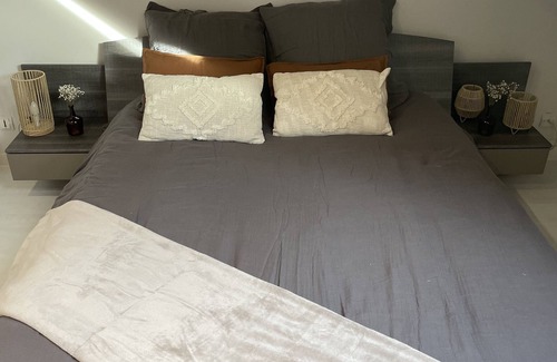 Chalon-sur-Saone Apartment | L'appart Saint-laurent au Cœur de Chalon Sur Saône