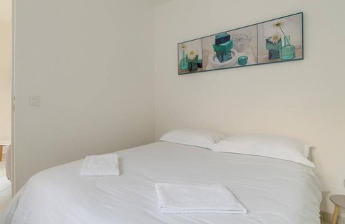 Arpajon Apartment | L'Arpajonnais 6 Cozy Hyper Center Terrace N20