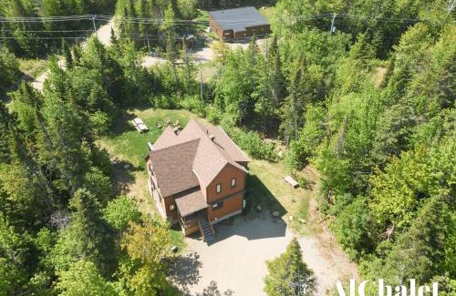 Petite-Riviere-Saint-Francois Ski Chalet | L'ascension- Chalet avec Spa