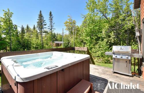 Petite-Riviere-Saint-Francois Ski Chalet | L'ascension- Chalet avec Spa