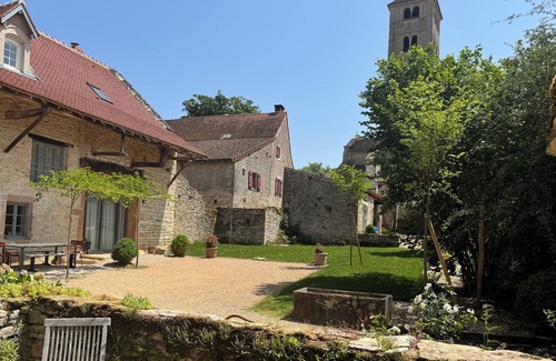 Chapaize Apartment | L'Atelier de la Tour Chapaize! Breathtaking view of the church
