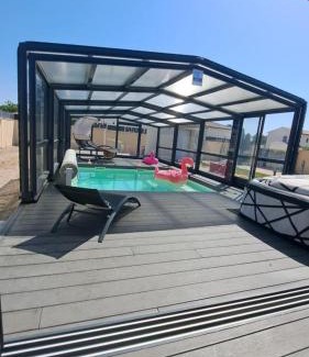 Carpentras House | L'Aurore Love Room de prestige jacuzzi sauna piscine chauffée cuisine