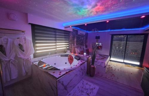 Carpentras House | L'Aurore Love Room de prestige jacuzzi sauna piscine chauffée cuisine