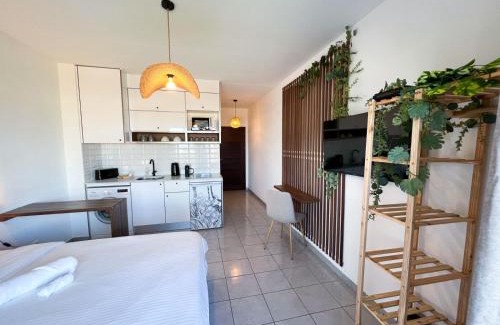 Cayenne Apartment | L'Ecrin Boisé-Studio de Prestige