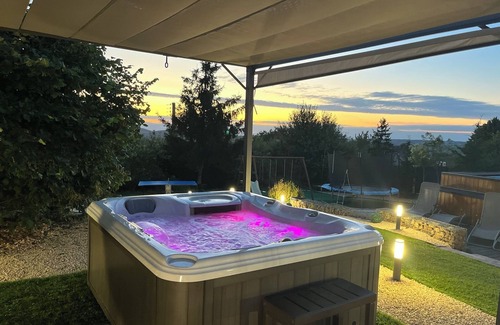 Saint-Symphorien-de-Lay House | L'Écrin de Détente - A 100% private haven of peace with jacuzzi, sauna and swimming pool