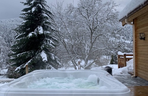 Rochesson Ski Chalet | L'Elégance 4* - JACUZZI - 4 people