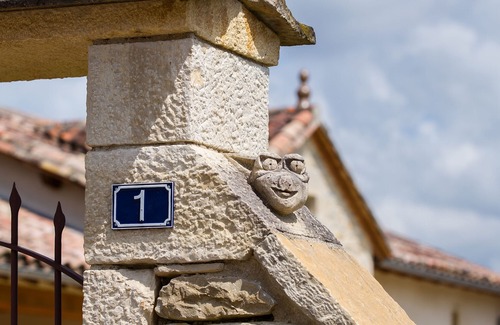 Caylus House | L'Ensoleillée, beautiful holiday home near a medieval village