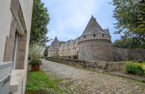 Pontivy Apartment | L'Escale Pondi - A deux pas du château