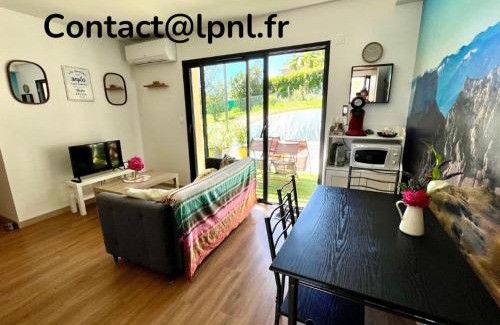 Beaucroissant Apartment | L'escapade dauphinoise, gîte 2 chambres avec terrasse et clim