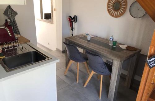 Balaruc-le-Vieux Apartment | L’escapade marine ensoleillée
