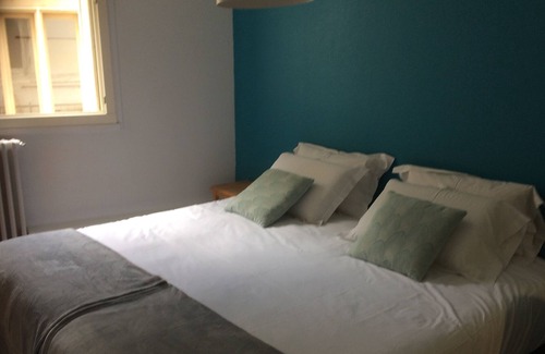 Chinon Bed & Breakfast | L'hôtel du Café des Arts