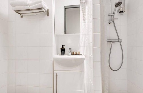 Plaisance Hotel | L'Oasis Montparnasse