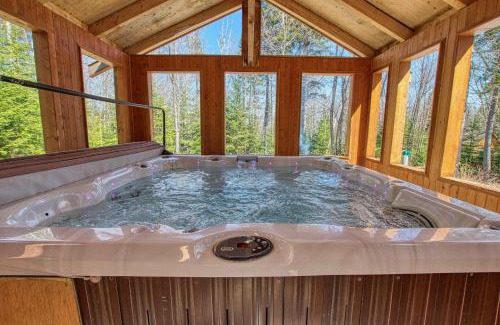 Petite-Riviere-Saint-Francois Ski Chalet | L'ours de Charlevoix - Chalet proche du Massif avec spa