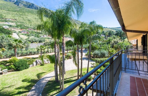 Castellammare del Golfo Apartment | L Ulivo Blu - Suite With Balcony 1 - Loc