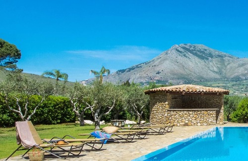 Castellammare del Golfo Apartment | L Ulivo Blu - Suite With Balcony 1 - Loc