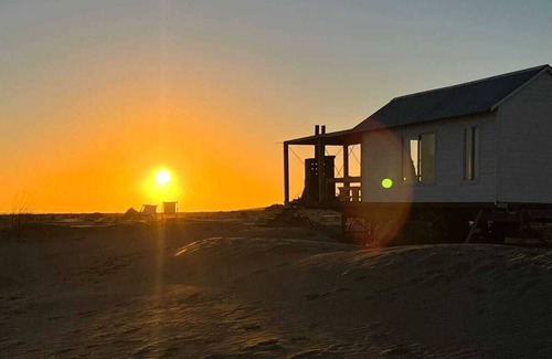 Partido de Tres Arroyos Cabin | "La anita" beach house facing the sea.