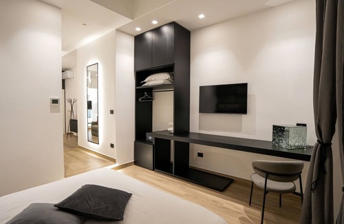 Trani House | LA BANCHINA LUXURY SUITES