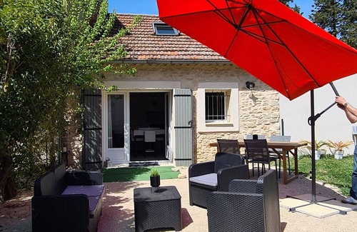 Saumane-de-Vaucluse House | La Bastide Des Arts