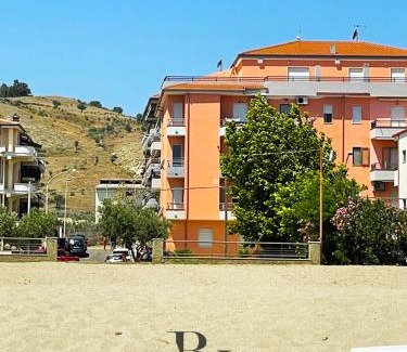 Strongoli Apartment | La Bella Vista