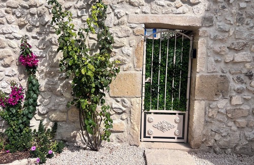 Mouries House | La Bohème 3 Mouries Centre, au Coeur des Alpilles: Superbe T2 Avec Patio et Spa
