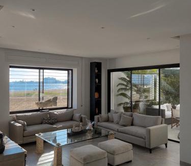 Amilcar Villa | La brise de Carthage: Earthly paradise