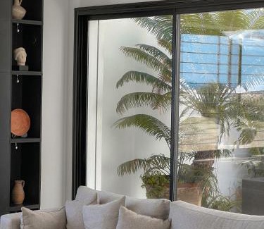 Amilcar Villa | La brise de Carthage: Earthly paradise