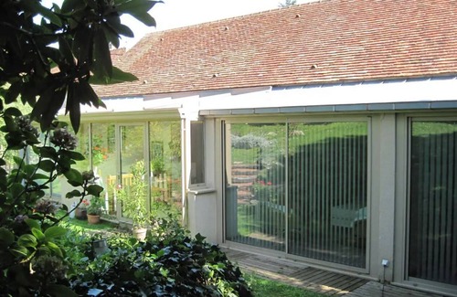 Chatel-Moron House | La Buissonnière in South Burgundy: whole house with swimming pool