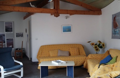 Saint-Clement-des-Baleines House | La Conche beach on foot