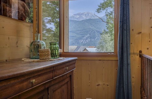 Chevaline House | 🏡 La Cabane à Camillo – Warm and Cozy Retreat