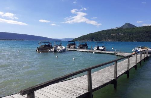 Duingt Apartment | La Carte Postale