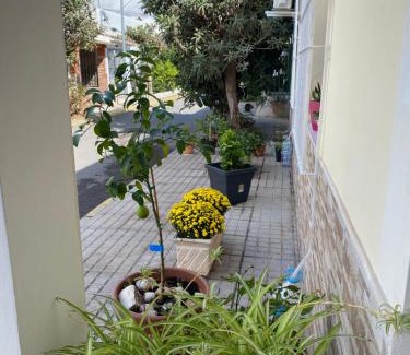 Villajoyosa House | La casa amarilla de Luis y Eileen
