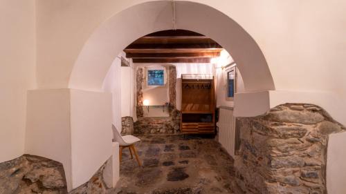 La Spezia Bed & Breakfast | La Casa delle Pietre Parlanti - Casa in pietra ai piedi del parco delle 5 Terre