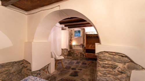 La Spezia Bed & Breakfast | La Casa delle Pietre Parlanti - Casa in pietra ai piedi del parco delle 5 Terre