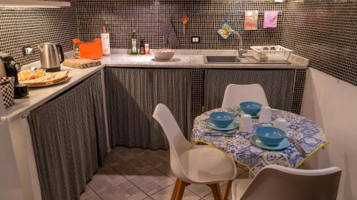 La Spezia Bed & Breakfast | La Casa delle Pietre Parlanti - Casa in pietra ai piedi del parco delle 5 Terre