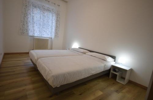 Colle Brianza Apartment | La Casa Gialla