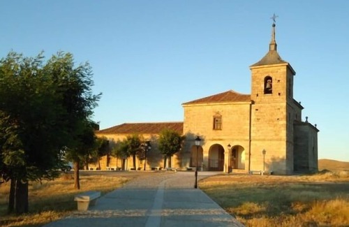 Villacastin Cottage | La Casa Madrona for 4 people