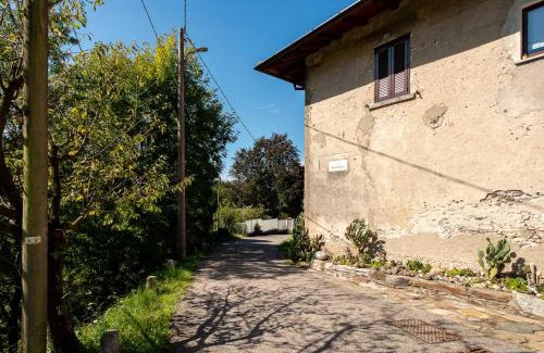 Tavernerio Apartment | La casa nel verde di Francesco