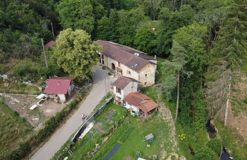 Montagna-le-Templier Bed & Breakfast | La Chambrée du Moulin