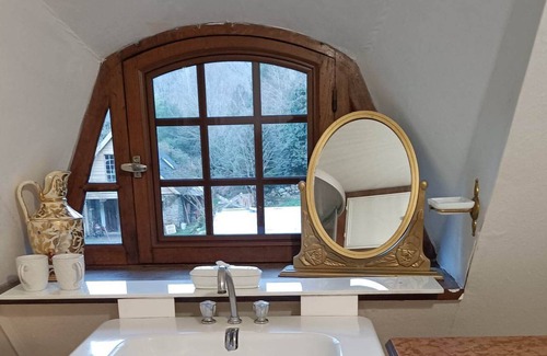 Melrand Cottage | La Chaumière- Perfect for couples!