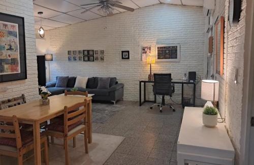 San Salvador House | La Cima House-Studio
