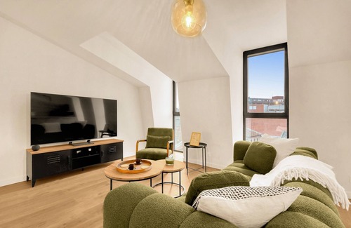 Saint-Georges Apartment | La Cité des Postiers - Joli duplex climatisé