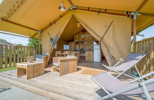 Saires Ski Chalet | "La Clairière" safari lodge tent