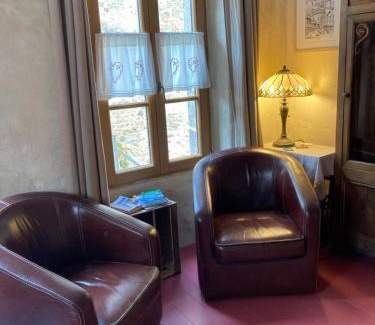 Dinan Apartment | La cour secrète