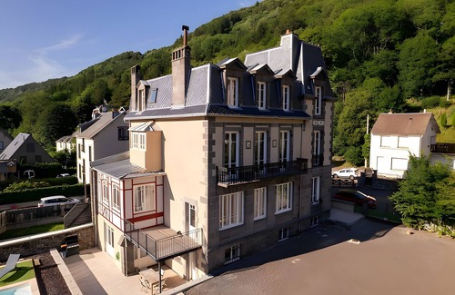 Mont-Dore House | La Demeure Du Tabellion with Mountain View, Balcony and Wi-Fi